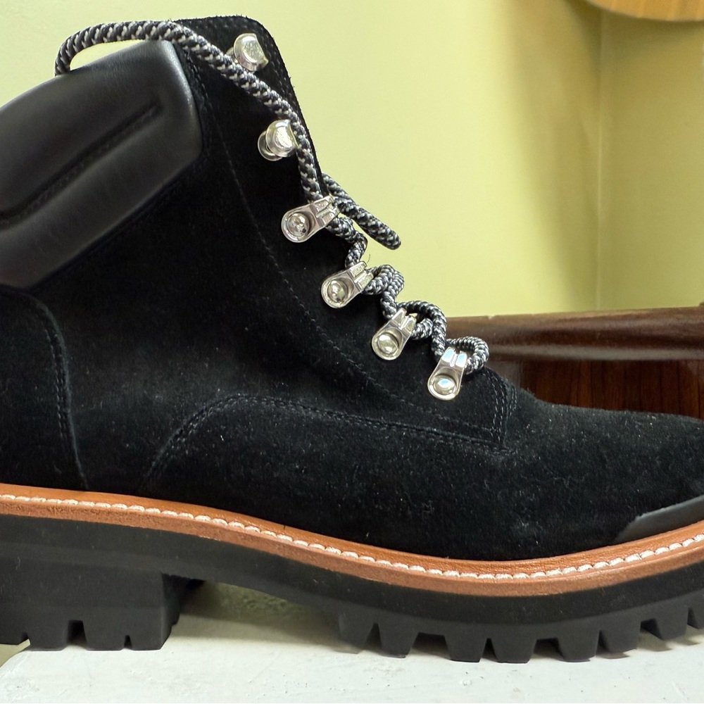 Marc Fisher LTD black Lace Up Idaran Hiking Boot Lug Sole size 8.5 women H11N10